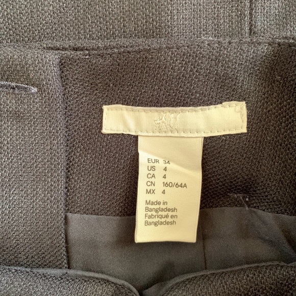 Navy Pencil Skirt: H&M - Picture 3 of 3